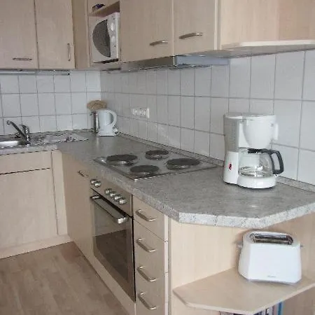 Luv-und-lee-apartment-21 *